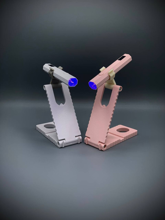 نور UV قوی برای خشک کردن ژل ناخن