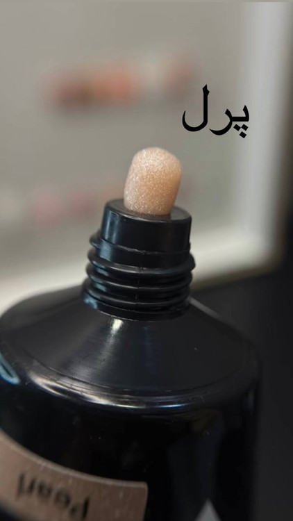 پلی ژل کلیر ولنتینو در حال استفاده روی ناخن