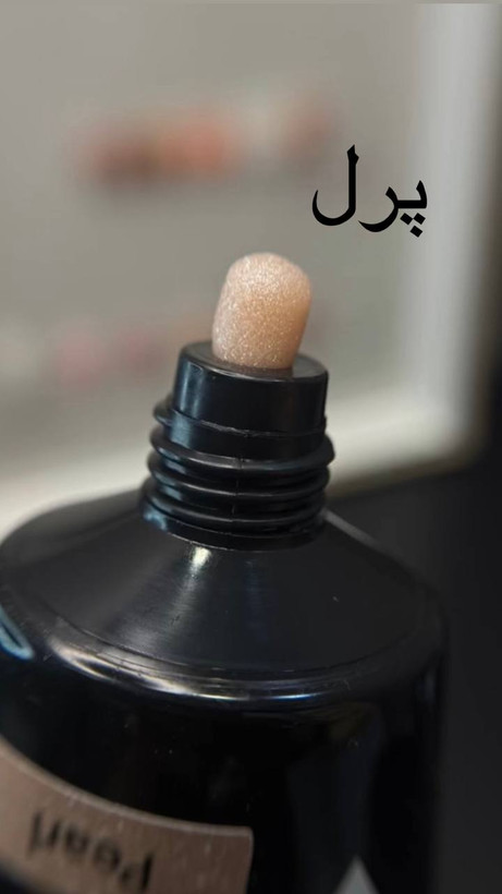 پلی ژل کلیر ولنتینو در حال استفاده روی ناخن